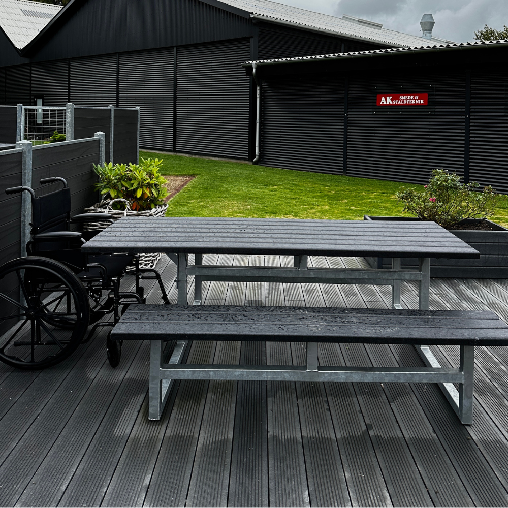 Vedligeholdelsesfrit bord bænkesæt uden ryglæn samt genbrugsplastplanker (handicapvenlig) - Plastplanker -  - bord/bænke sæt