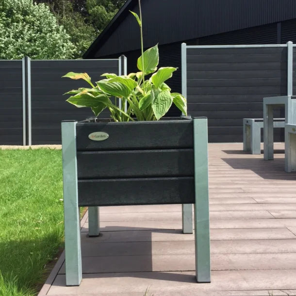 Blomsterkummer - På ben - Med Galv. hjørner - Plastplanker -  - Blomsterkrukke